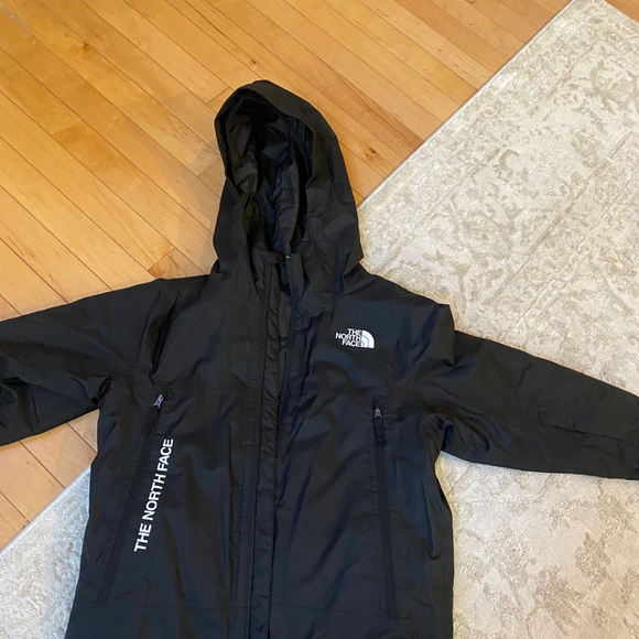 Boys North face coat medium 10-12 - Picture 2 of 4